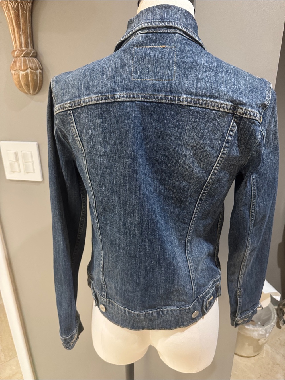 Levi's Women's Mid Blue Denim Jacket - Picture 7 of 9